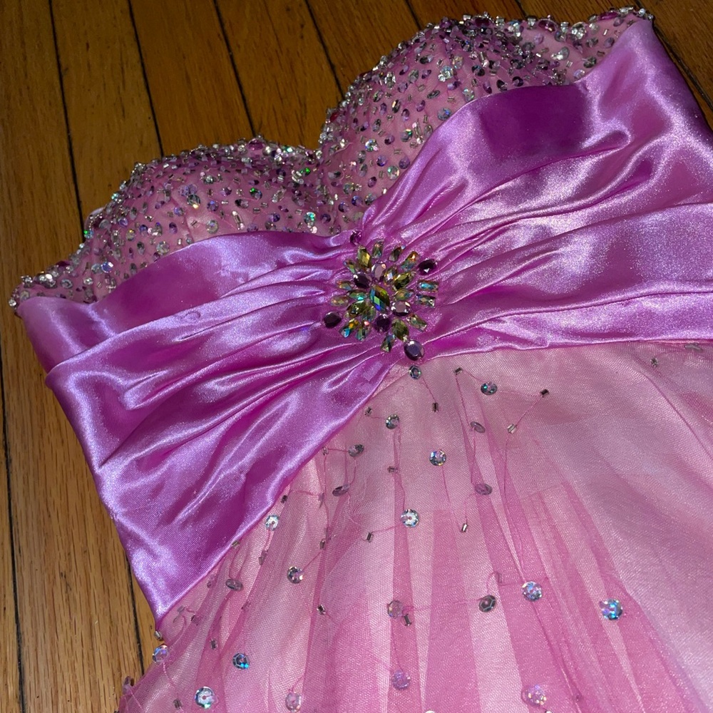 Prom Dress - Picture 4 of 10